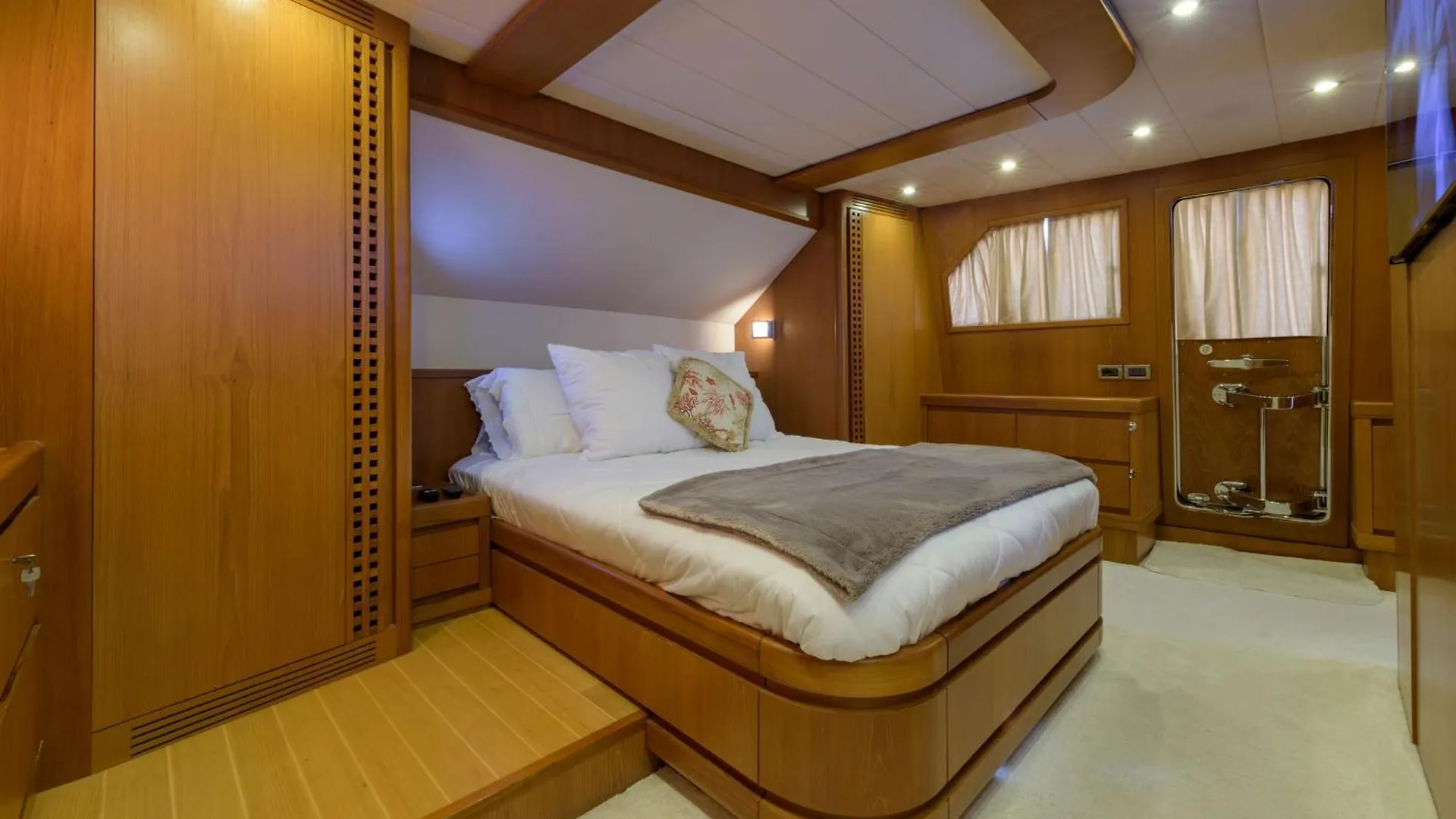 Botel Yacht Newfield Hotel Genoa Italy